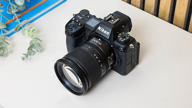 Nikon Z6 III: LCD oben + XQD und SD-Karte
