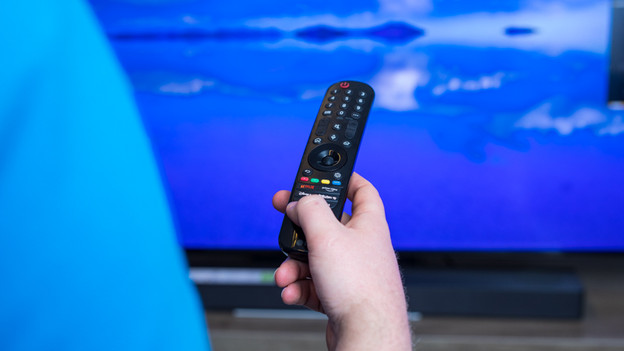 Magic Remote of the LG QNED866 TV