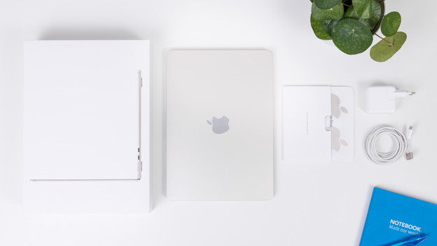 Contents box MacBook Air 2022