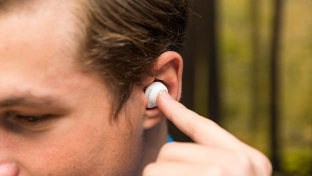 Sony WF-C500: physical buttons