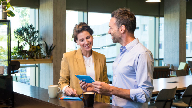 Surprise customers or colleagues with the Coolblue gift card