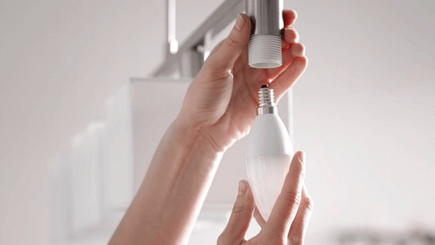 Philips Hue Lichtquelle mit Strom