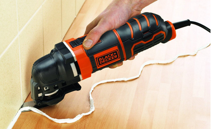 BLACK+DECKER MT300KA-QS product in use