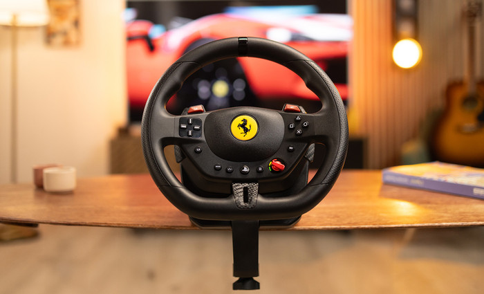 Thrustmaster T98-P Ferrari 296 GTB Lenkrad produkt in gebrauch