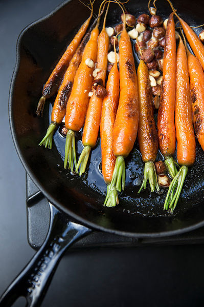 Le Creuset Round Skillet Frying Pan 23cm Matte Black product in use
