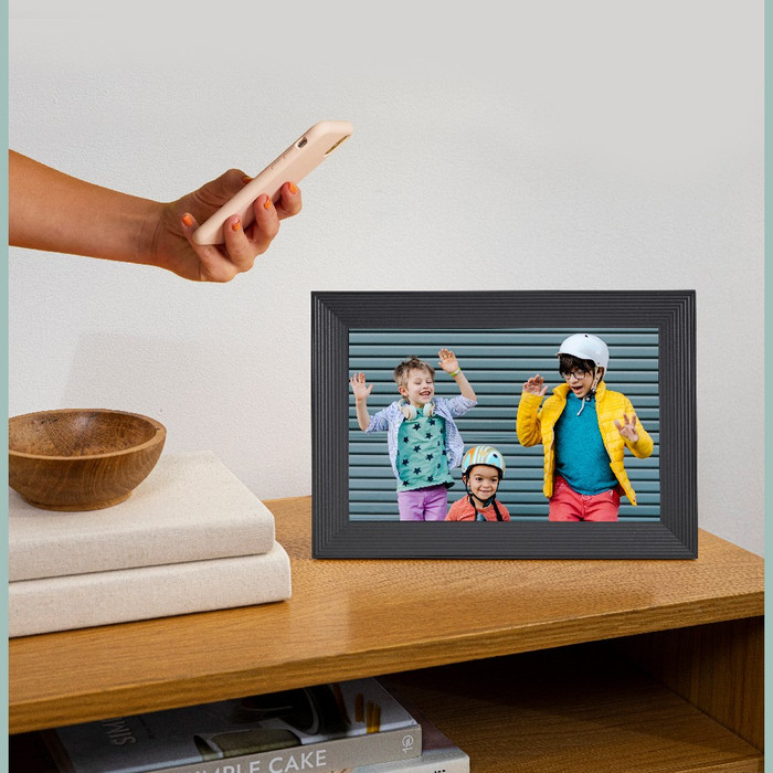 Aura Frames Carver Black product in use