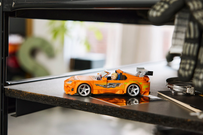 LEGO Speed Champions The Fast and The Furious Toyota Supra MK4 77260 produkt in gebrauch