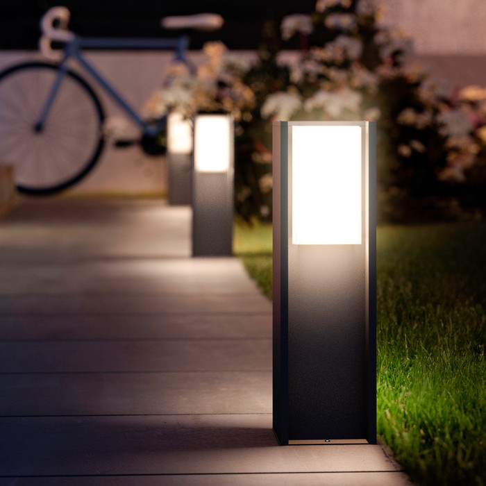 Philips Hue Turaco Low Pedestal Lamp Anthracite Outdoors product in use