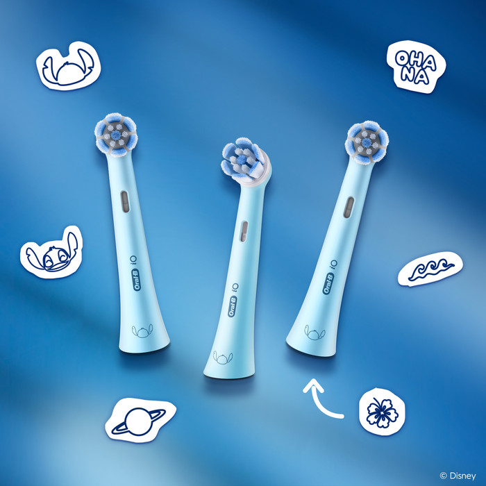 Oral-B iO Sanfte Reinigung Stitch (2 Stück) produkt in gebrauch
