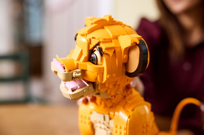 LEGO Disney Simba, der junge König der Löwen 43247 produkt in gebrauch