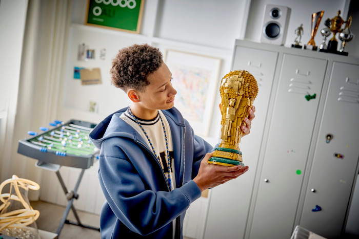 LEGO Editions Offizieller Pokal der FIFA Fußball-Weltmeisterschaft 43020 produkt in gebrauch