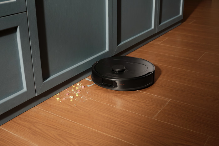 Roborock Qrevo S ProX Black product in use