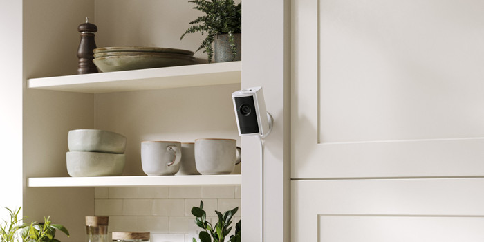 Ring Indoor Camera Plus Weiß produkt in gebrauch