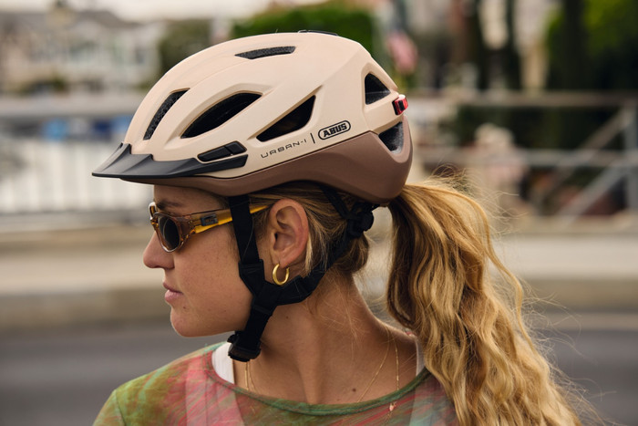 ABUS URBAN-I 4.0 ACE Gold L produkt in gebrauch