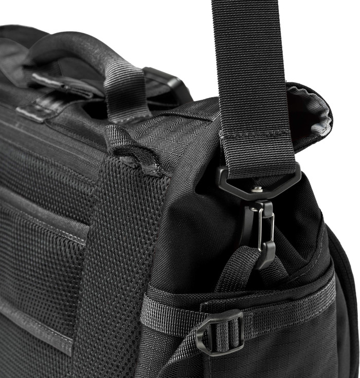 Think Tank FocusPoint Crossbody 8L Schwarz detail