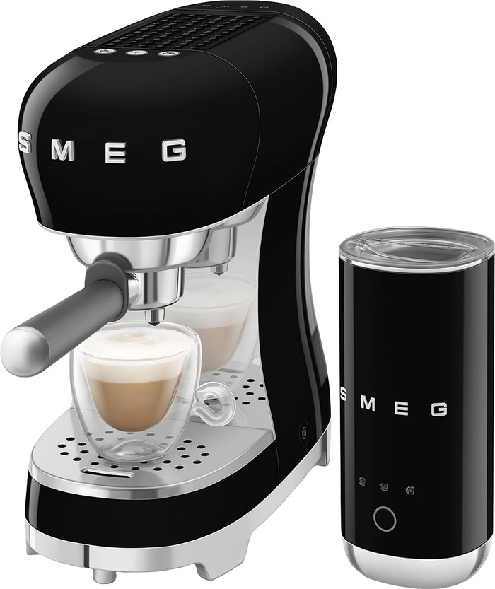 SMEG ECF12BLEU Black + Milk Frother product in use