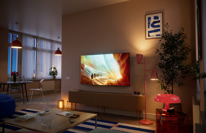 Philips QLED 55 inches PQS7801 (2026) product in use