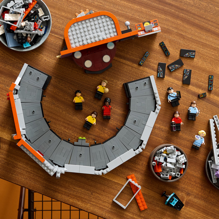 LEGO Icons Star Trek: U.S.S. Enterprise NCC-1701 Bridge 11385 product in use