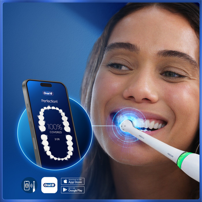 Oral-B iO 5N White product in use