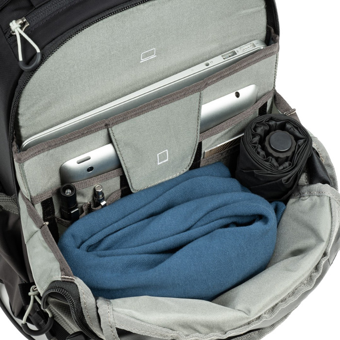 Think Tank BackLight 18L Slate Black oberseite