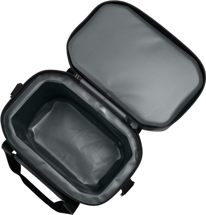 Igloo Trailmate 18 Carbonite Cooler Bag inside