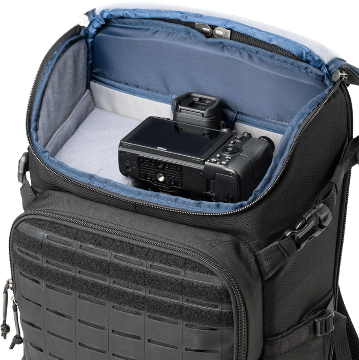 Think Tank DarkLight Reiserucksack 20L Schwarz oberseite