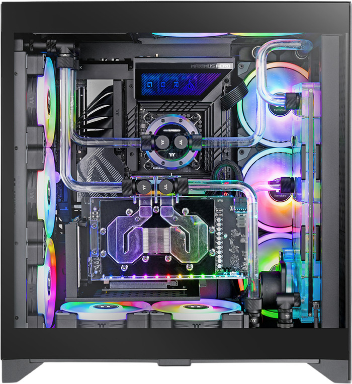 Thermaltake TT Sync V2 Controller product in use