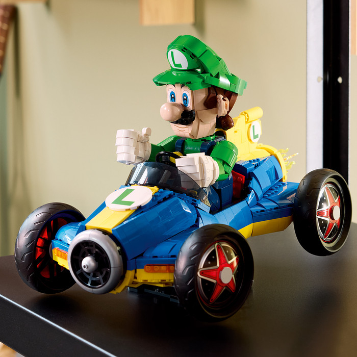 LEGO Super Mario Kart: Luigi & Turboflitzer 72050 produkt in gebrauch