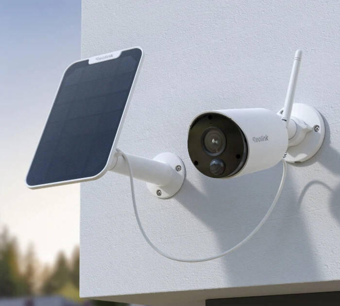 Reolink Argus Series B320 with Solar Panel product in use