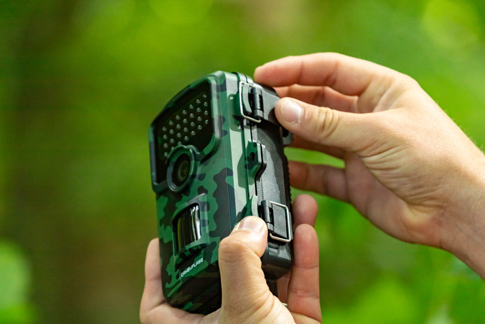 Camouflage EZ20 product in use