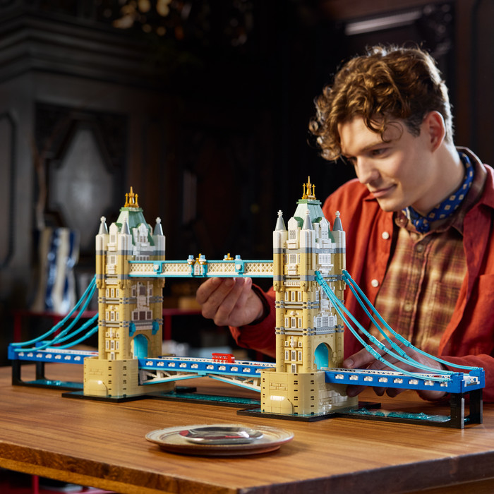 LEGO Architecture Tower Bridge 21067 produkt in gebrauch
