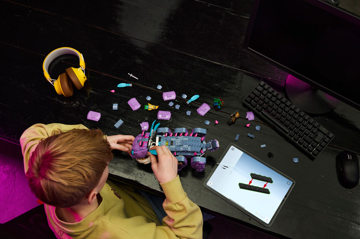 LEGO Fortnite Klombo 77077 product in use