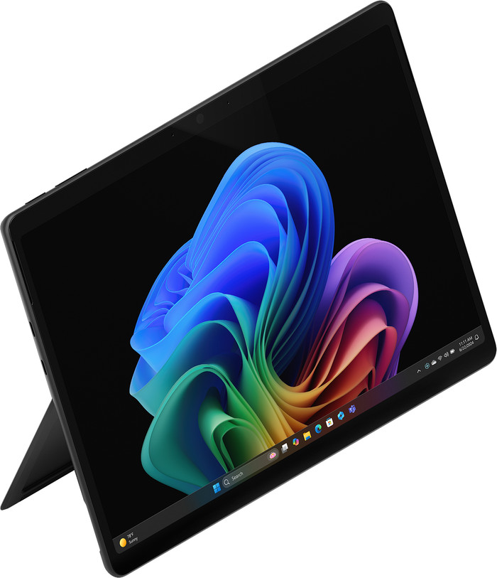 Microsoft Surface Pro 12th Gen - M10/16GB/512GB Black front