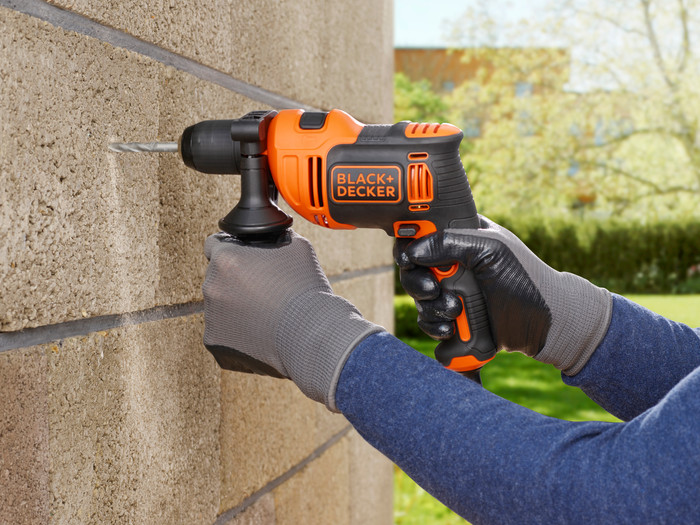 BLACK+DECKER BEH710SA40-QS product in use