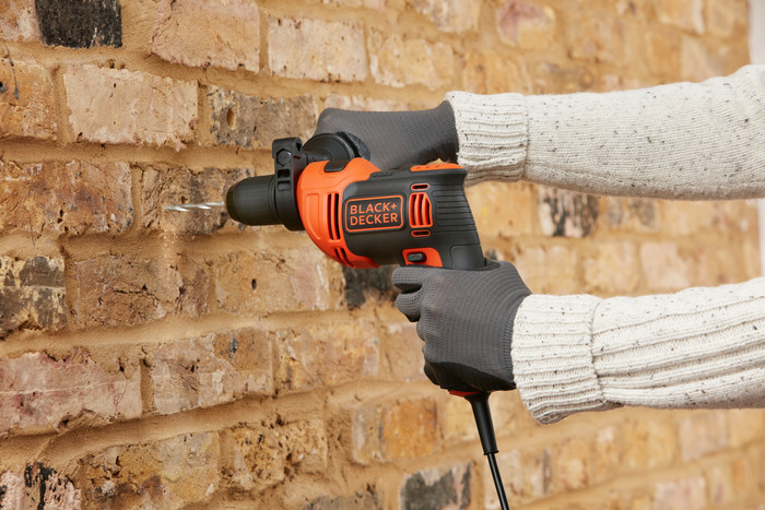 BLACK+DECKER BEH710SA40-QS product in use