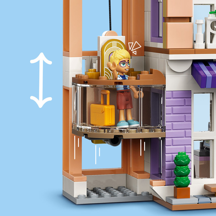 LEGO Friends Das Grandhotel von Heartlake City 42704 produkt in gebrauch