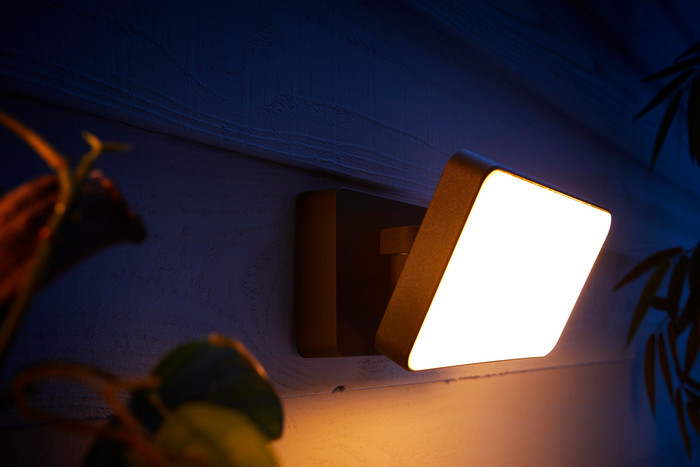 Philips Hue Discover Flutlicht White & Color für den Außenbereich produkt in gebrauch