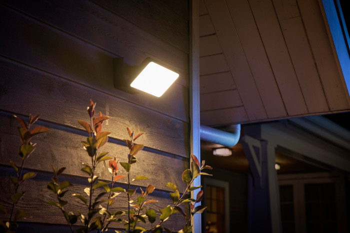 Philips Hue Discover Flutlicht White & Color für den Außenbereich produkt in gebrauch