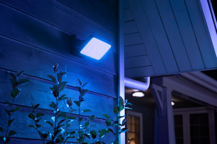 Philips Hue Discover Flutlicht White & Color für den Außenbereich produkt in gebrauch