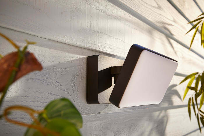 Philips Hue Discover Flutlicht White & Color für den Außenbereich produkt in gebrauch