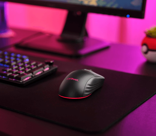 Trust GXT 926 Redex II Wireless Gaming Mouse product in use