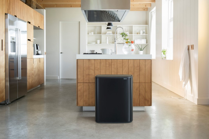 Brabantia Bo Touch Bin 60 Liter Matt Black produkt in gebrauch