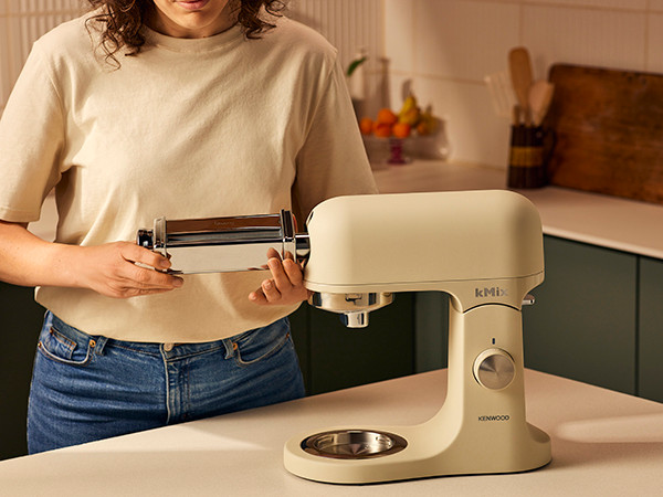 Kenwood kMix KMX751ACR Creme produkt in gebrauch