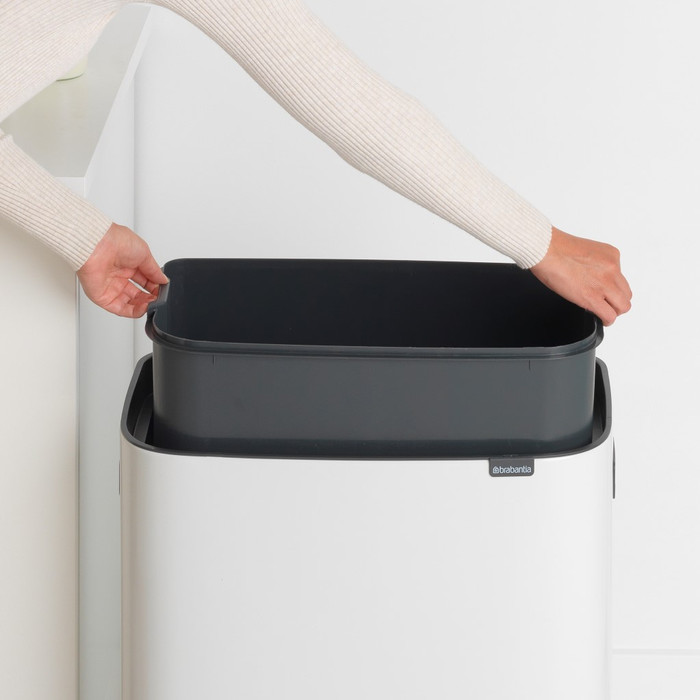 Brabantia Bo Touch Bin 60 Liter White produkt in gebrauch