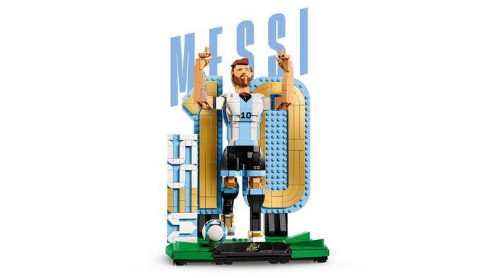 LEGO Editions Lionel Messi - Football Legend 43015 product in use