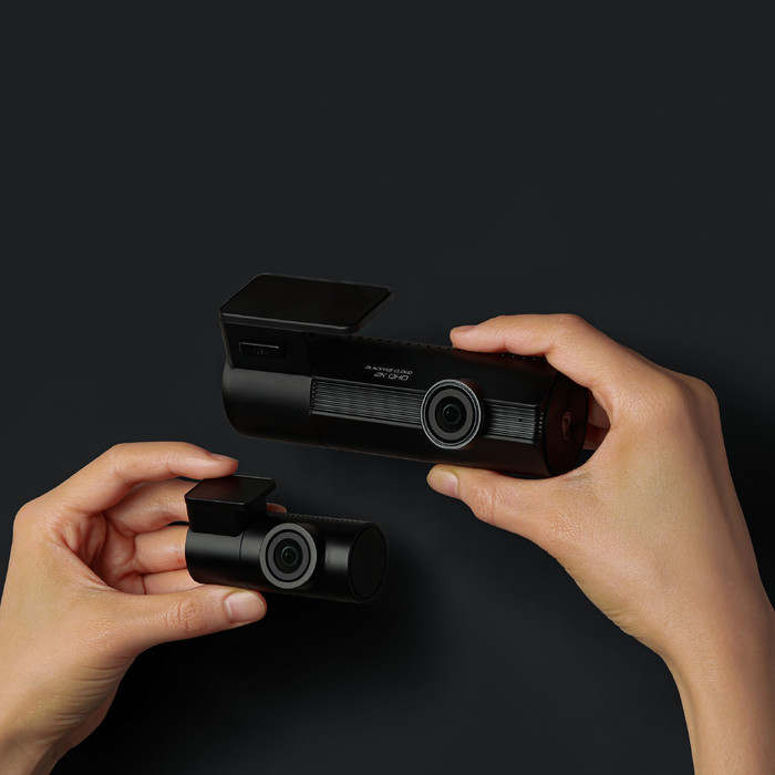 BlackVue Elite 8-2CH 64GB product in use