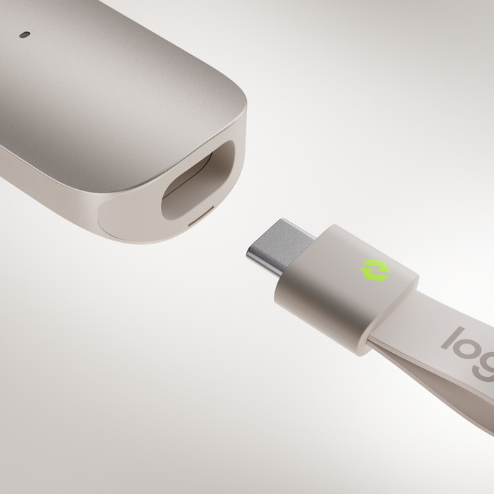 Logitech Spotlight 2 Wireless Presenter Sand detail