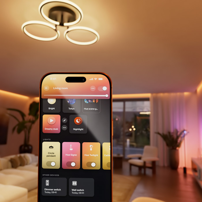 Philips Hue Kabelgebundenes Wandschaltermodul für nicht smarte Lampen 1 Kanal produkt in gebrauch