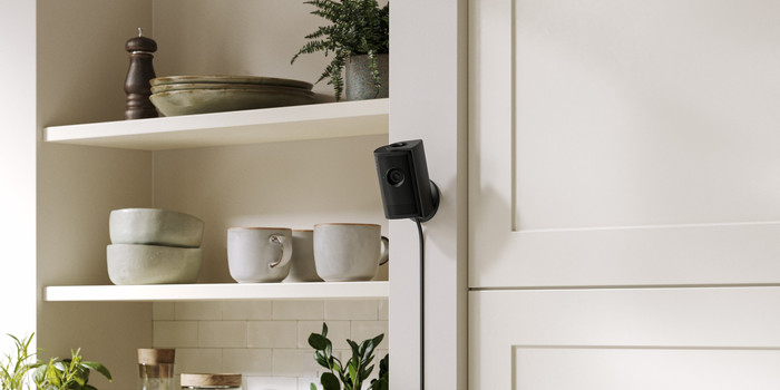 Ring Indoor Camera Plus Schwarz produkt in gebrauch
