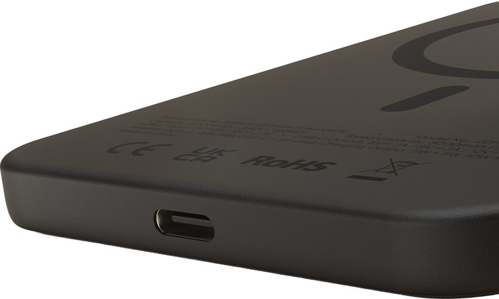Zens Wireless Powerbank mit MagSafe und Qi2.2 5.000 mAh Schwarz linke seite